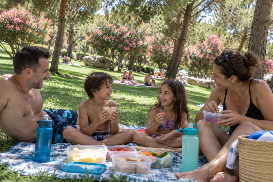 Picnic food and drinks for a day at Aqualandia